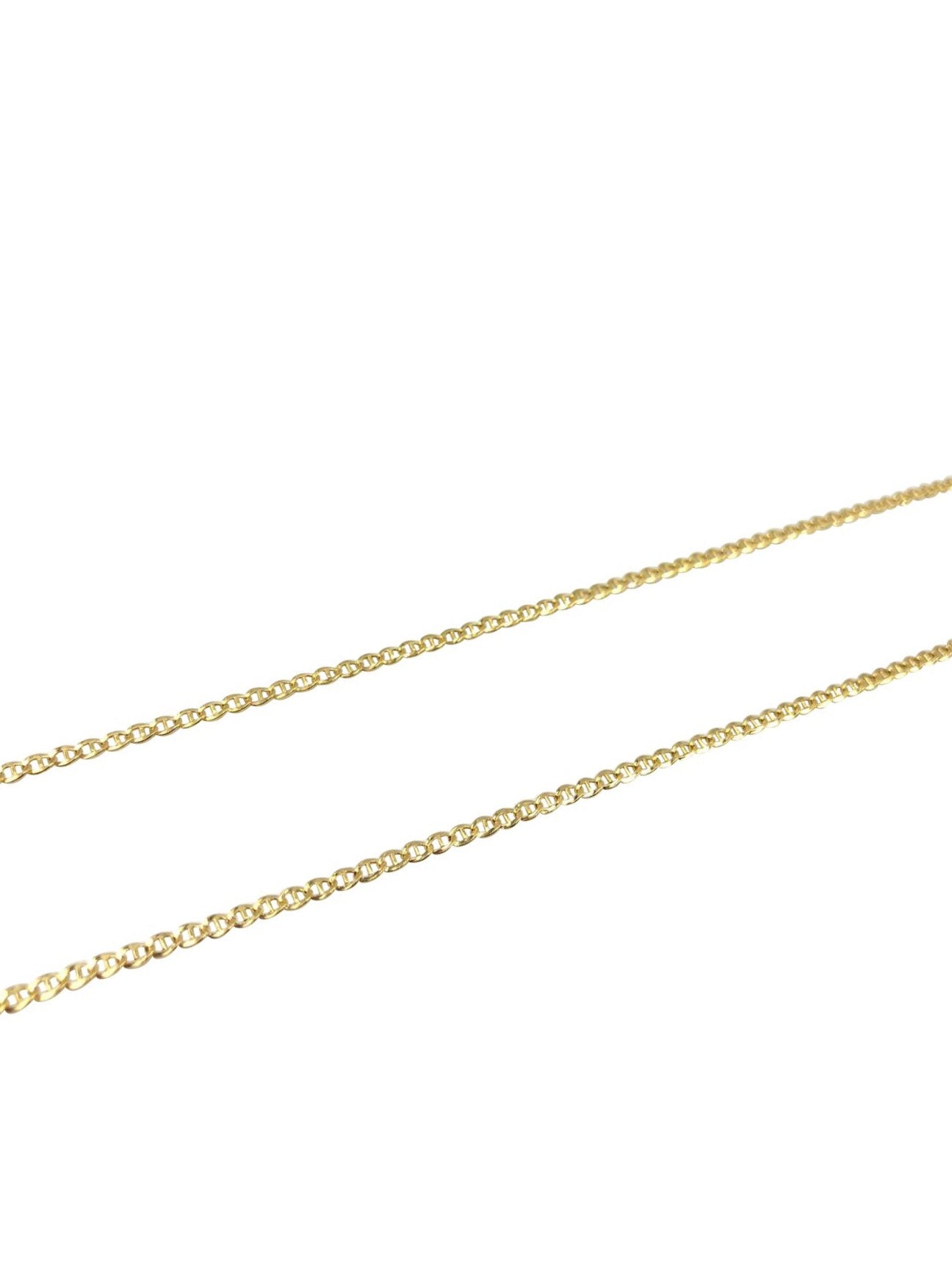 the perfect jewelry to layer it with other chains