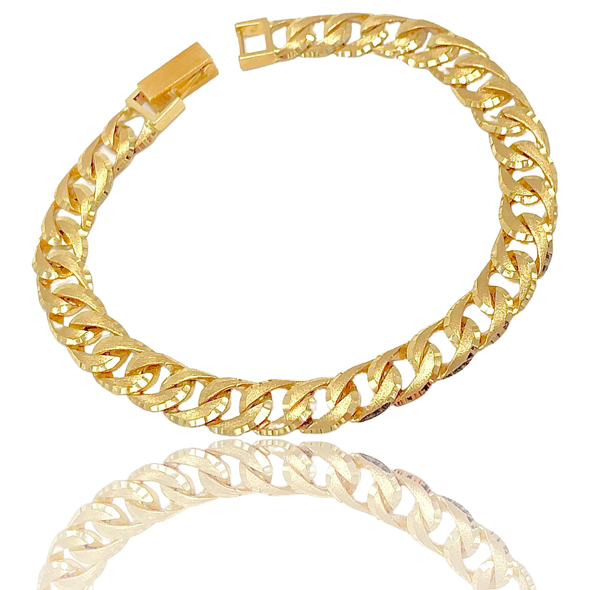Yellow gold diamond-cut bracelet 