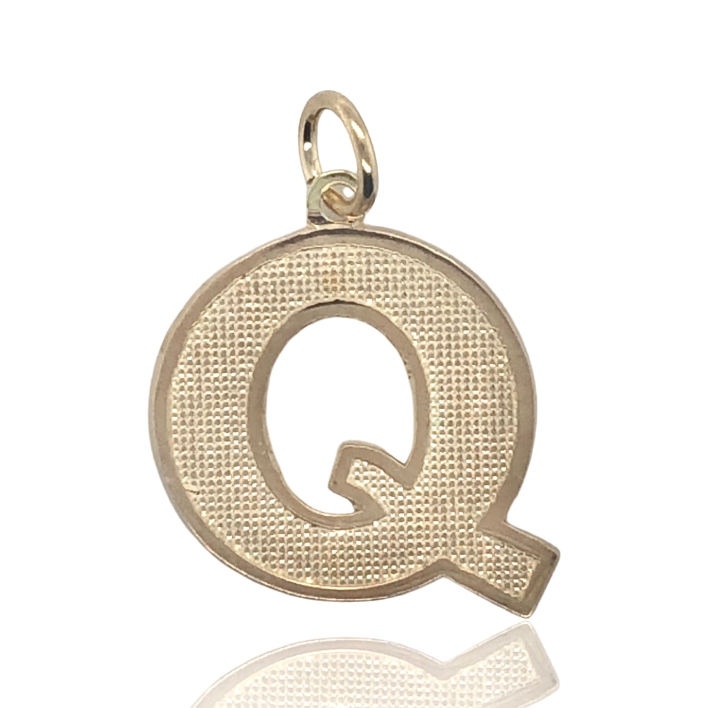10K yellow gold bold style Initial letter "Q"